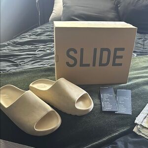 Yeezy Slide Bone